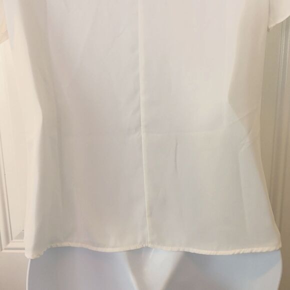 April White blouse with lace and short fluttered and ruffled sleeves - Picture 10 of 12